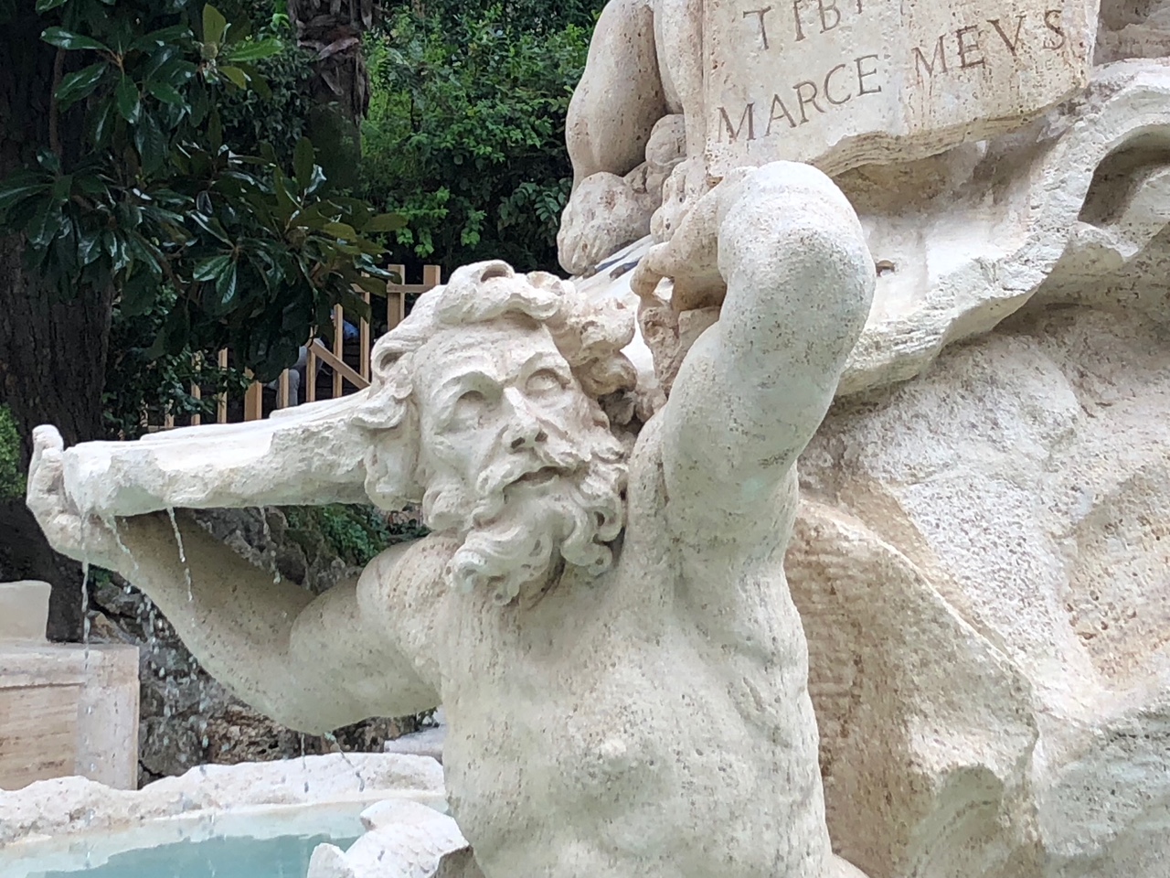 Il restauro della fontana di palazzo Venezia a Roma