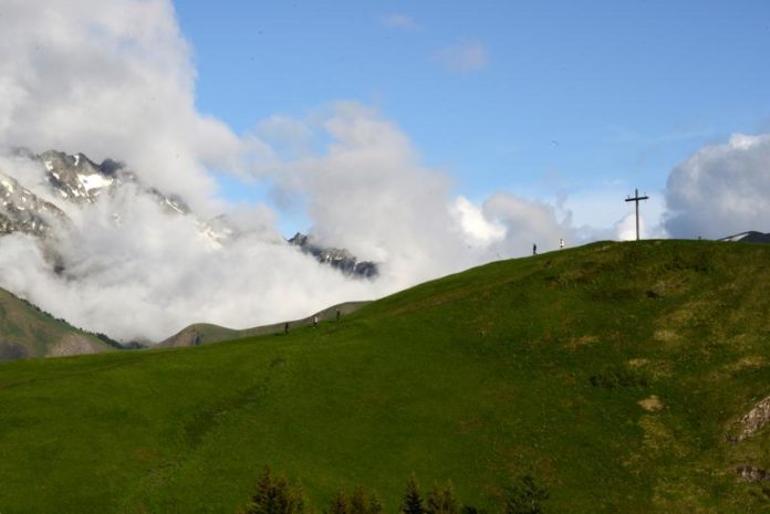 LA SALETTE COLLINE DI FRONTE AL SANTUARIO
