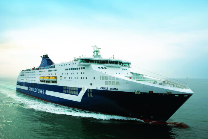 Cruise Roma in navigazione