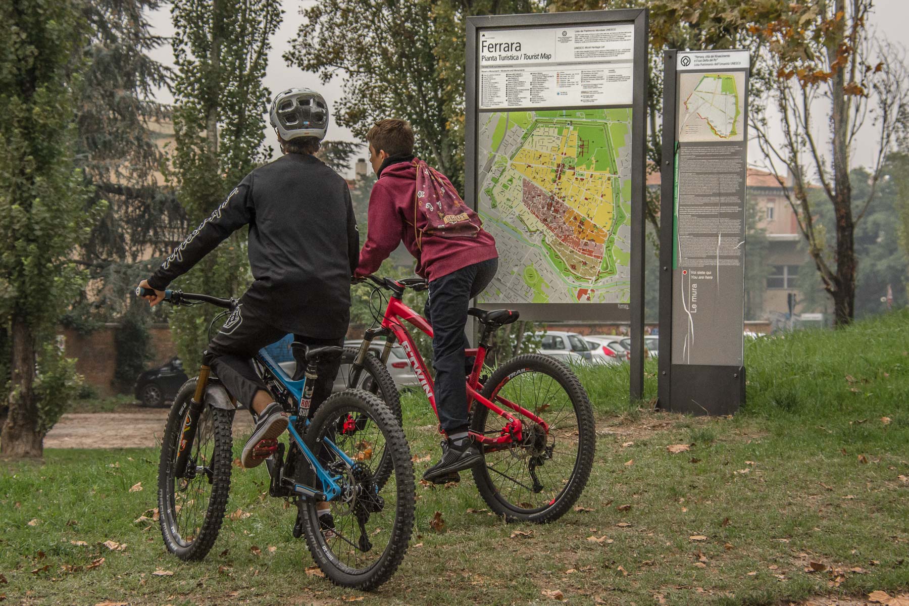 Piccoli ciclisti nel Parco Giorgio Bassani