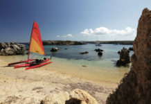 Calas, avarcas, cammini e pagaie Baleari - Minorca_cala_En_Tosquela_foto_Alessandro_De_Rossi