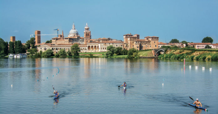 Mantova-vista-della-citta-da-Campo-Canoa_foto_Nascimbene_Marinelli Mantova - vista della citta da Campo Canoa. foto ©Nascimbene-Marinelli