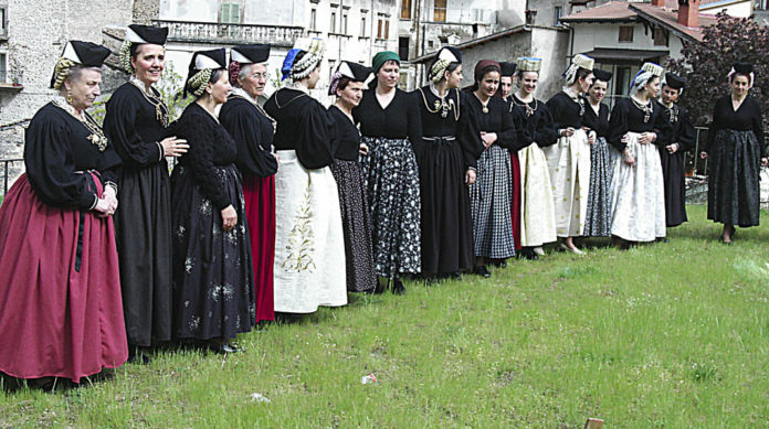 Scanno Abiti Tradizionali per la Festa delle Catenacce