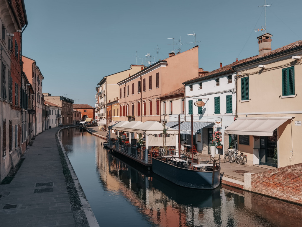 comacchio il centro storico con i suoi canali