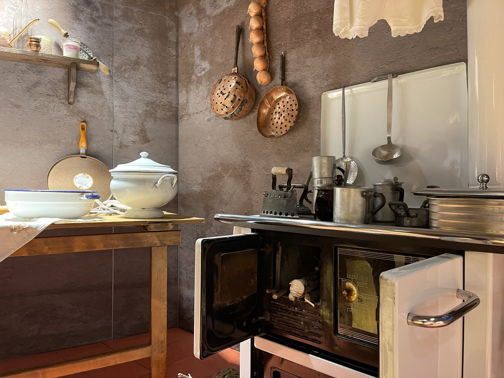 la cucina economica esposta nel museo