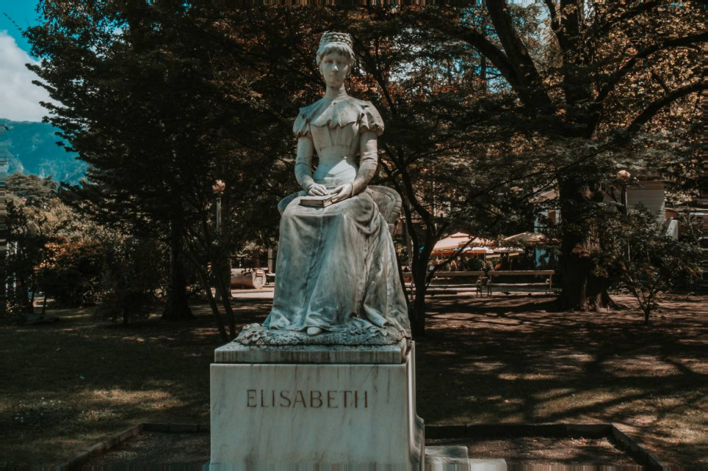 statua di sissi - Merano: nei luoghi della Principessa Sissi