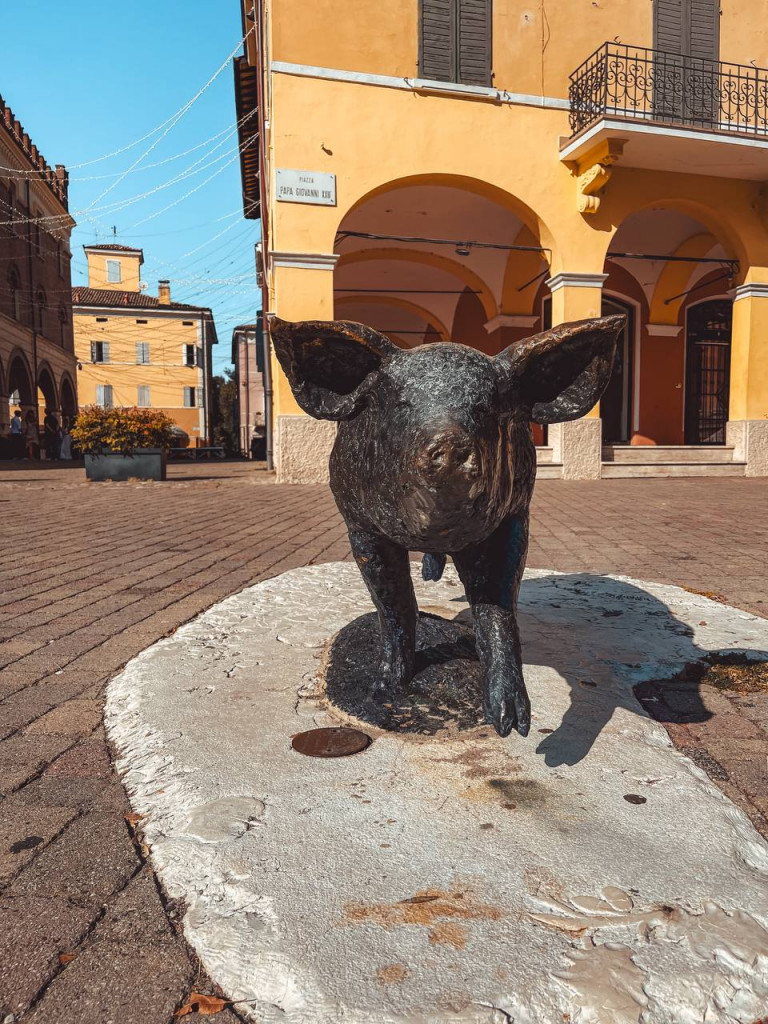 maialino tra i borghi modenesi