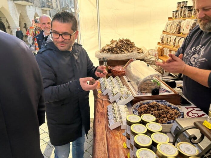 Fossombrone, festival del tartufo Bianchetto e del Bianchello