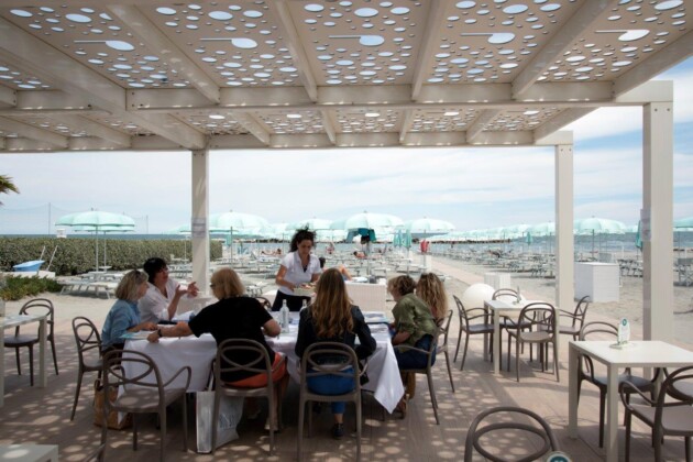 si mangia sulla spiaggia resort blu suite a bellaria igea marina phv giannella