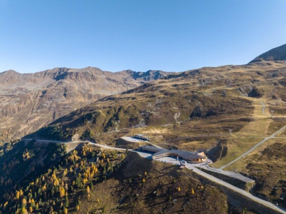 gurgl_top_mountain_crosspoint