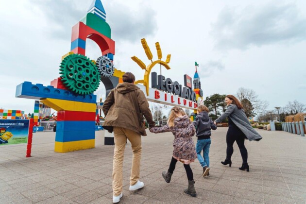Legoland-entrance-5_©Jesper Grønnemark