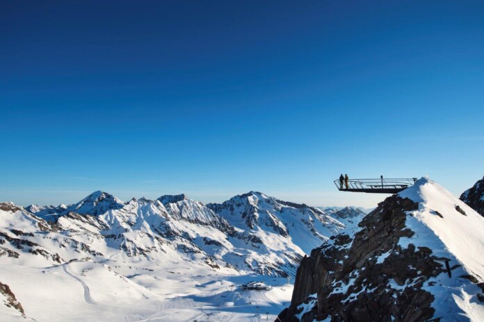 Gipfelplattform Stubaier Gletscher 02 -c- Andre Schoenherr
