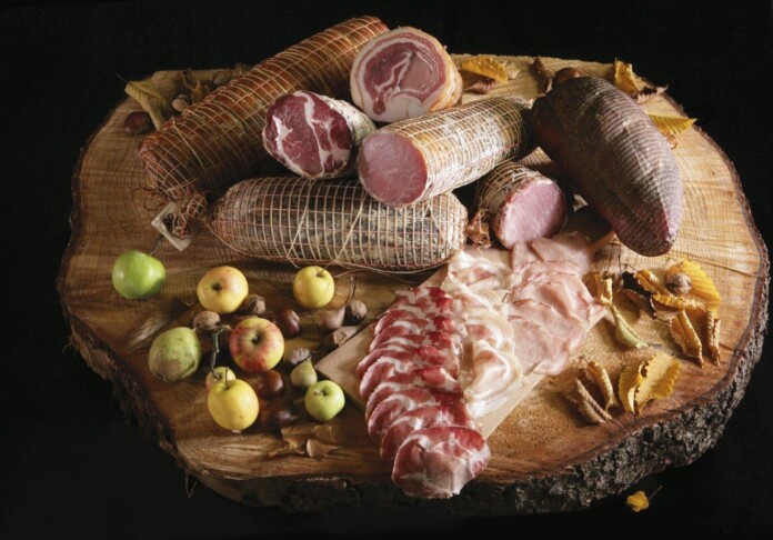 02 Sutrio_Fums, profums, salums Sutrio_Fums, profums, salums_Salumi