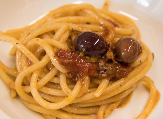O sicchio d'a munnezza_, piatto tipico campano.