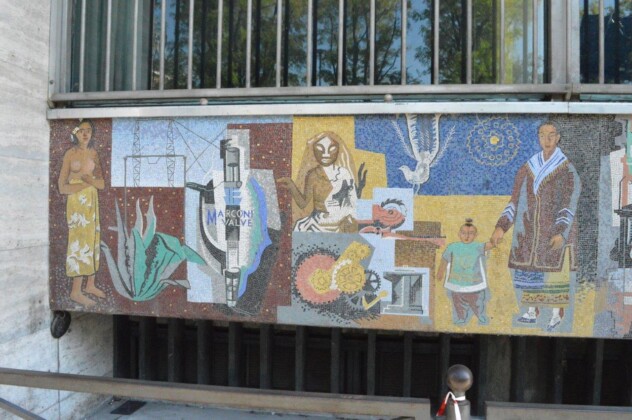 Alessandria, Palazzo delle Poste, i mosaici di Gino Severini, ph. M