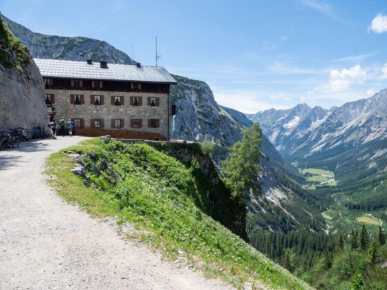 Karwendelhaus, Scharnitz, Adlerweg tappa 10 (c)Tirol Werbung, Markus Jenewein