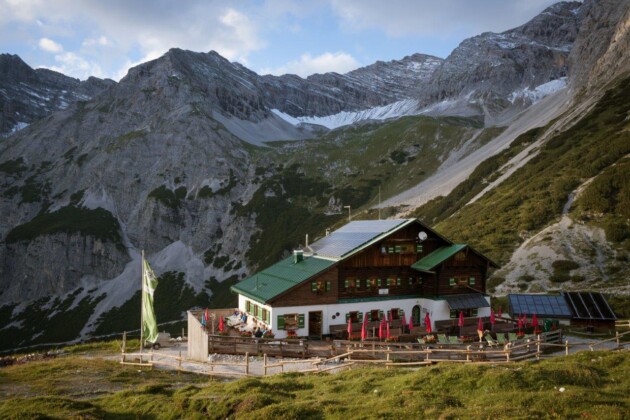 Pfeishhuette, Karwendel, Adlerweg tappa 12 (c)Tirol Werbung, Jens Schwarz