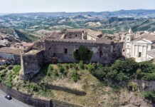 Calabria protagonista al Merano WineFestival: Cirò celebra le radici del vino italiano Castello Carafa - Cirò