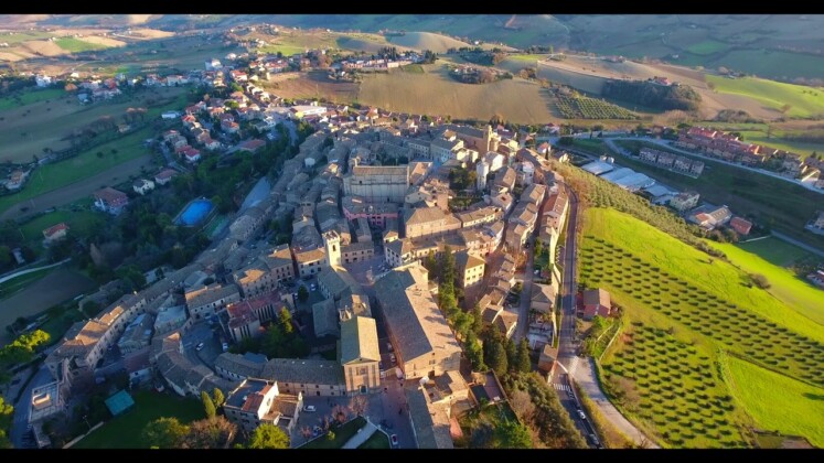 Le città del miele, Montelupone, Marche