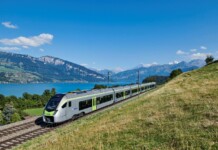 Dalla finestra del Trenino Verde alla magia della Lauchernalp: un’estate tra avventure e panorami alpini Trenino verde, MIKA lago di Thun_original