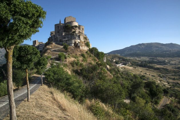 petralia soprana il belvedere e s maria di loreto in fondo le madonie ph vgiannella