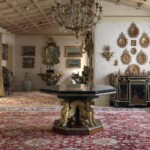 Casa museo Zani, Salone dell'ottagono con tavolo. Ph. Massimo Listri