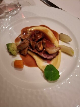 Brunico, Uno dei piatti del ristorante Schöneck a Falzes_Ph. Marco Giovenco