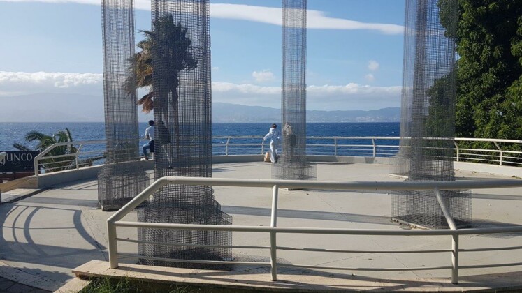 OPERA di Edoardo Tresoldi sul lungomare Falcomatà. Ph. Marco Giovenco