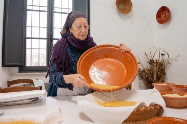 Serri PREPARAZIONE FREGULA - Foto Lorenzo Naitza