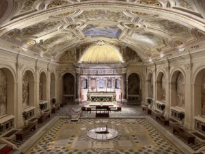 NAPOLI SANITÀ La cripta della Basilica di Santa Maria della Sanità accoglie da 1500 anni la sacra immagine della Vergine sovrastata da una corona d'oro e da sempre venerata dalla popolazione (ph. Iacopo Sequi)