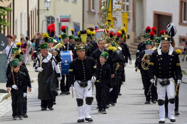 Parata delle corporazioni dei minatori. © TVE / Bernd Maerz