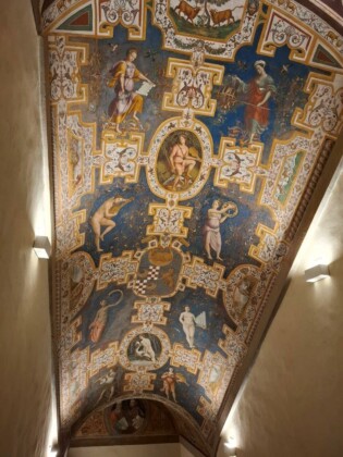 Umbria, Citt&agrave; di Castello, gli eleganti ambienti di Palazzo Vitelli alla Cannoniera, oggi sede della Pinacoteca, foto Marco Giovenco