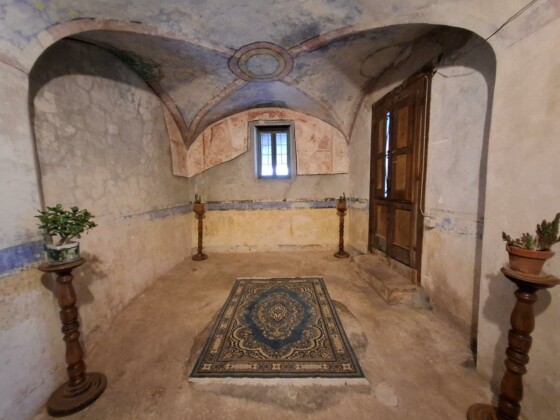 Chiesa di San Pietro Apostolo a Figlino, cripta di origine bizantina, foto Marco Giovenco