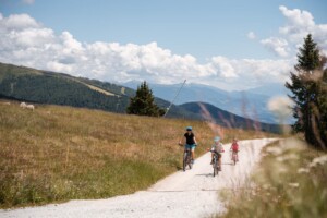 Settimane-E-Bike-Area-Rio-Pusteria-mamma-bambini