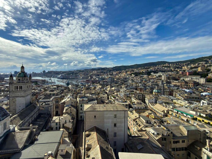 Genova---spettacolare-affaccio-dalla-Torre-Grimaldina---foto-di-Maurizio-Bottazzi
