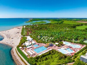 Isamar Holiday Village