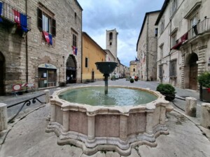 Umbria, fontana Piazza dei Priori Narni, foto Marco Giovenco