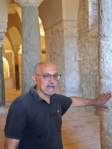 Gerace, il prof. Giuseppe Mantella, restauratore, foto Marco Giovenco