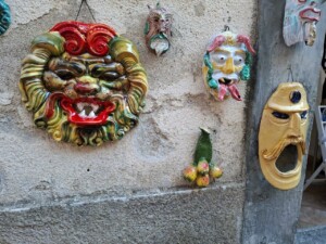 Gerace, maschere apotropaiche, foto Marco Giovenco