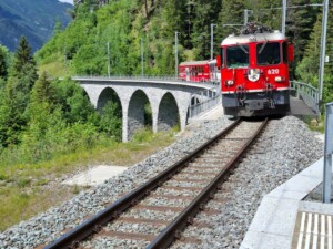 Svizzera, Schmitten GR Landwasserviadukt, Trenino Rosso Albula. Foto Marco Giovenco