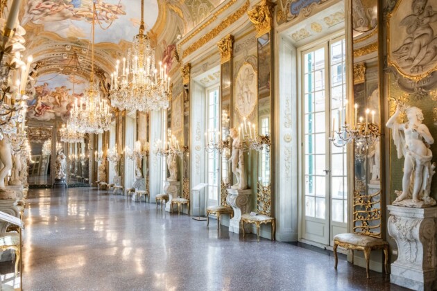 Entrare a Palazzo Reale significa fare un salto nell'epoca d'oro di Genova. La maestosit&agrave; del Barocco in ogni singolo dettaglio.