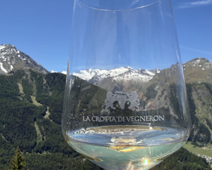 IMG_5044_TAGLIO ok Il Gran Paradiso attraverso un calice di vino de La Crotta di Vegneron